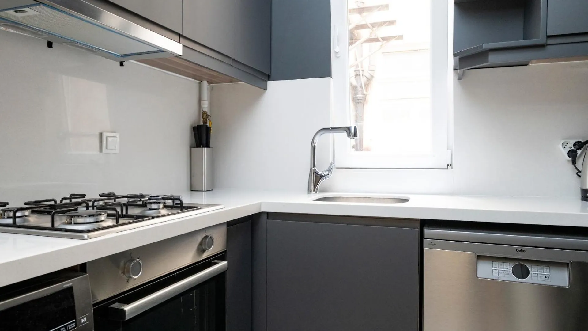 3 Bedrooms - Central Location- 1St Floor Apartment Estambul Turquía