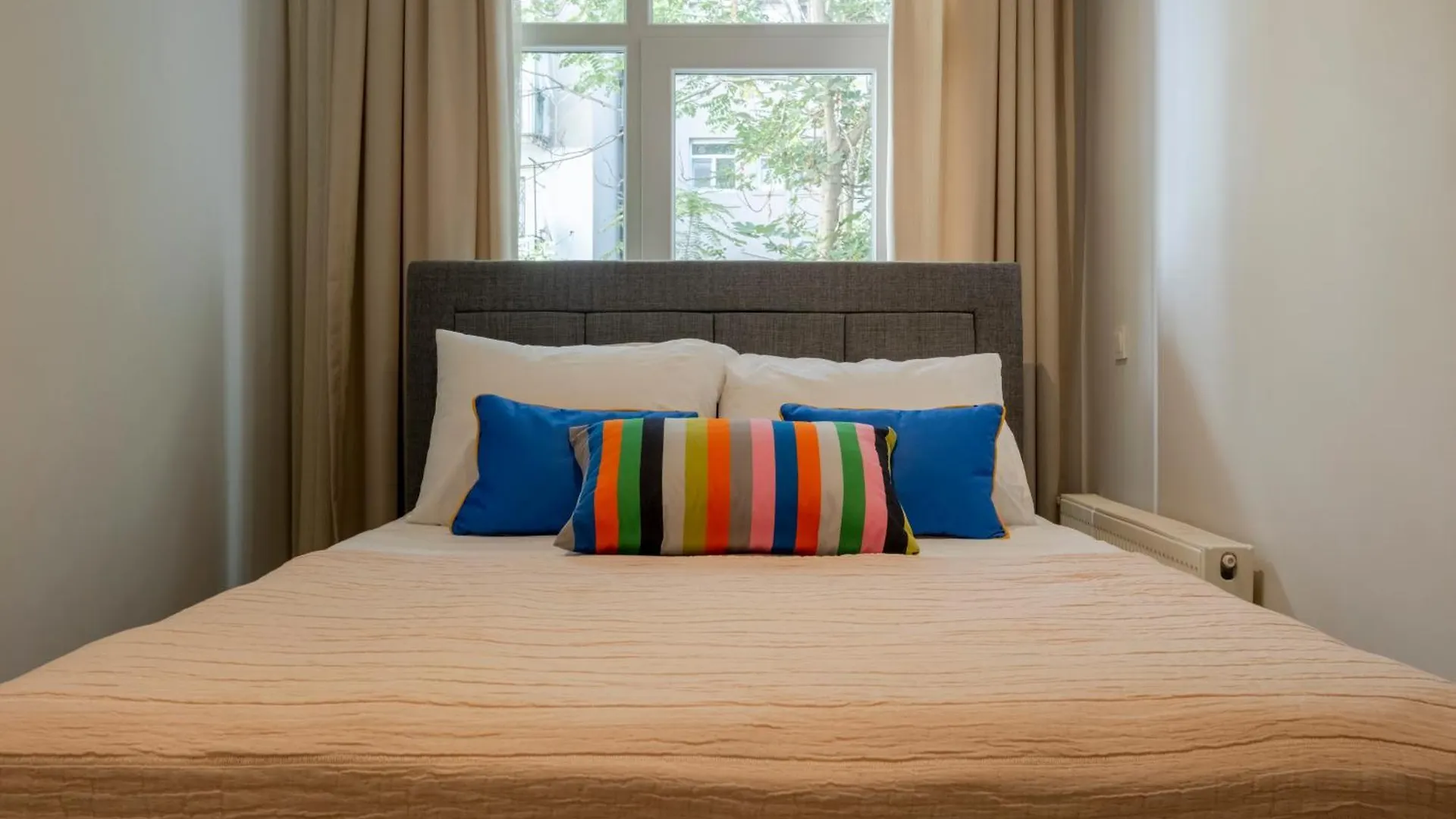 3 Bedrooms - Central Location- 1St Floor Apartment Estambul Turquía