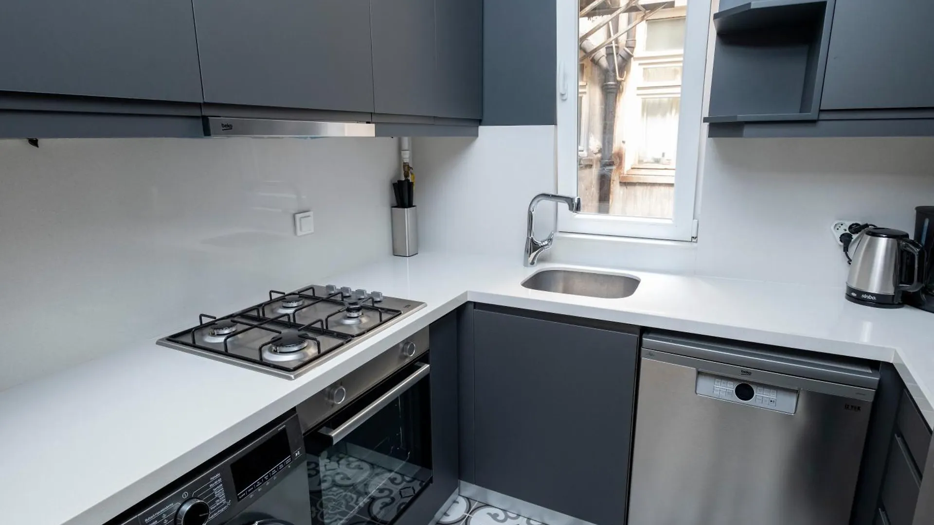 3 Bedrooms - Central Location- 1St Floor Apartment Estambul Turquía