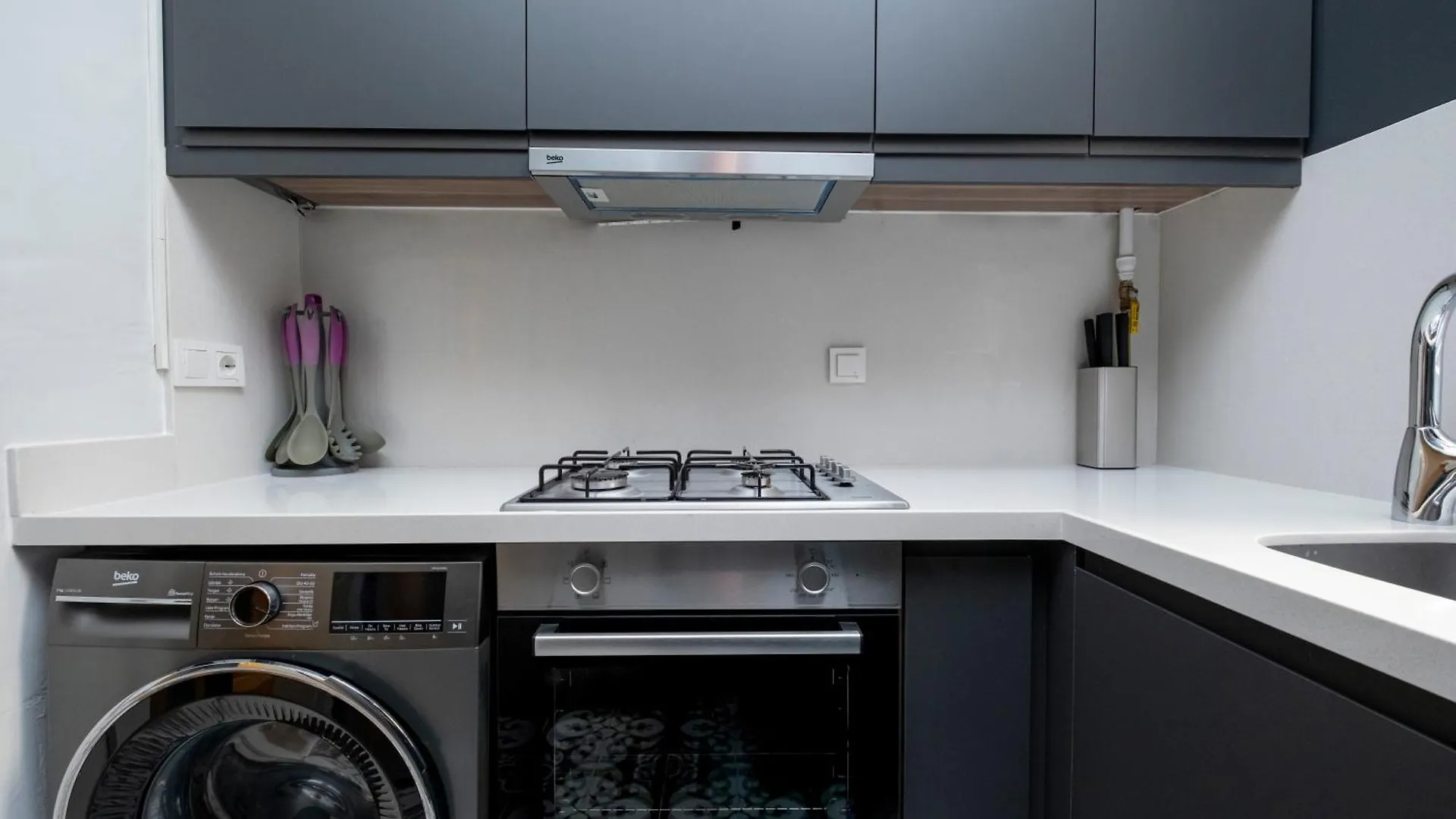 3 Bedrooms - Central Location- 1St Floor Apartment Estambul Turquía