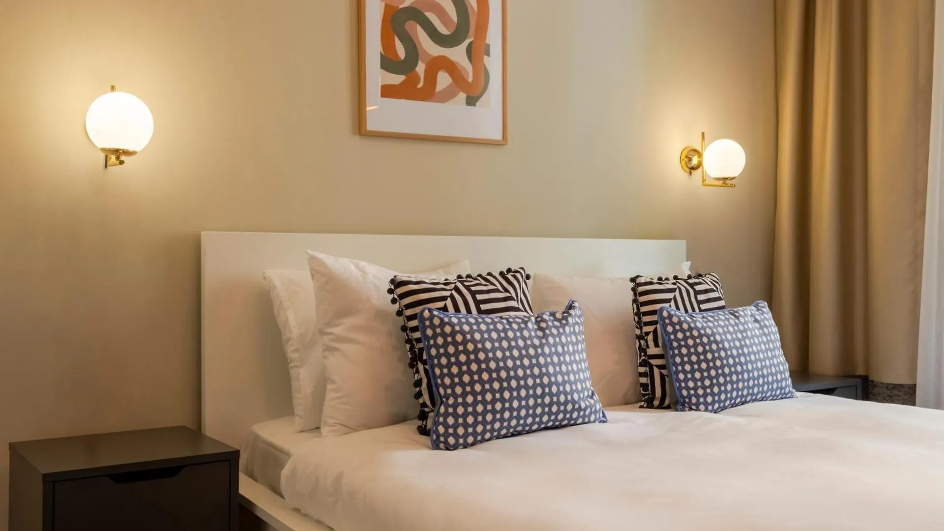 3 Bedrooms - Central Location- 1St Floor Apartment Estambul 0*,  Turquía