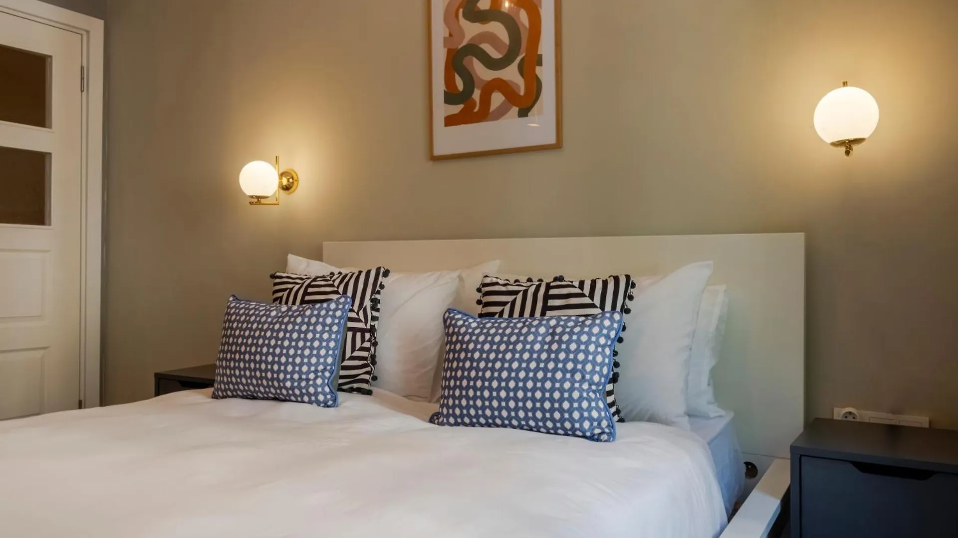 3 Bedrooms - Central Location- 1St Floor Apartment Istanbul