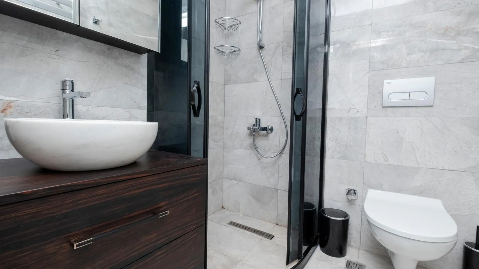 3 Bedrooms - Central Location- 1St Floor Apartment Istanbul