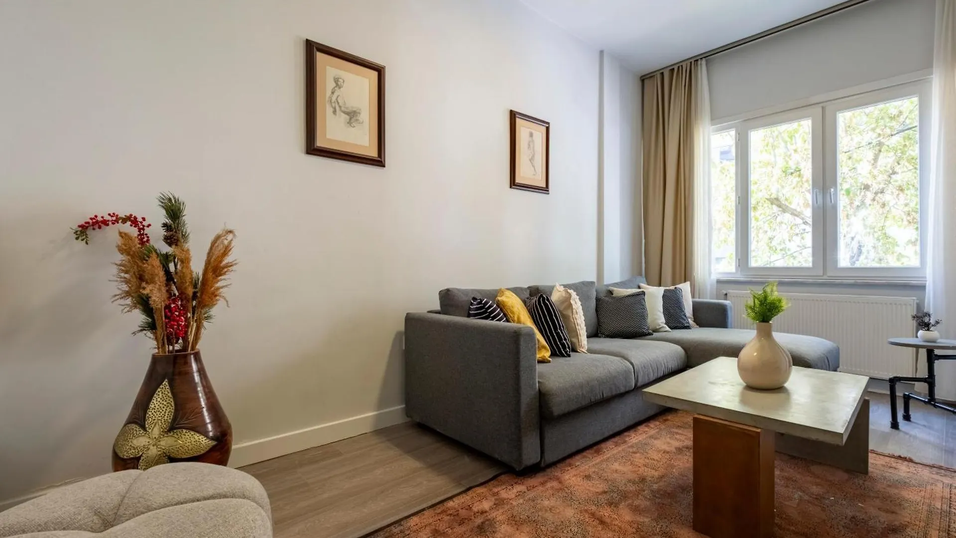 3 Bedrooms - Central Location- 1St Floor Apartment Istanbul