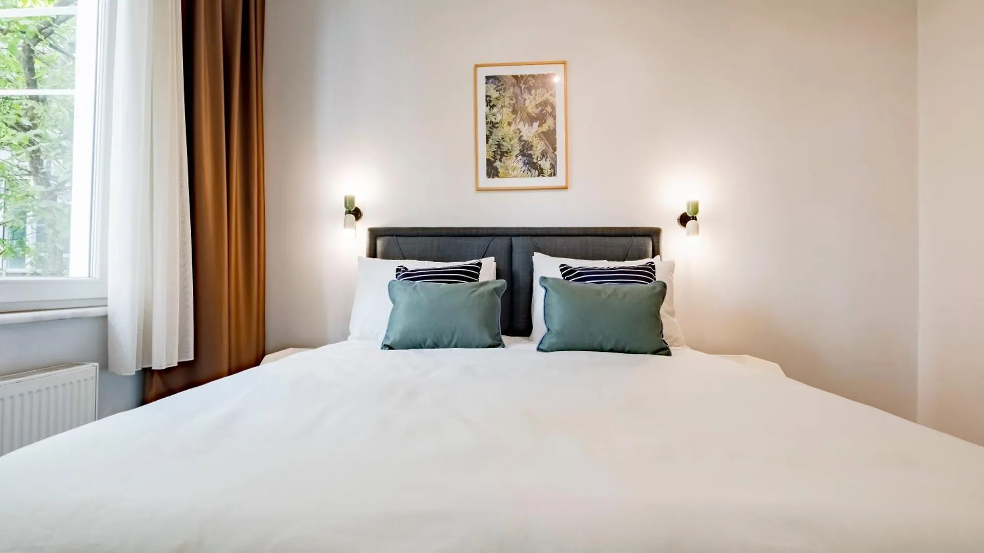 3 Bedrooms - Central Location- 1St Floor Apartment Istanboel