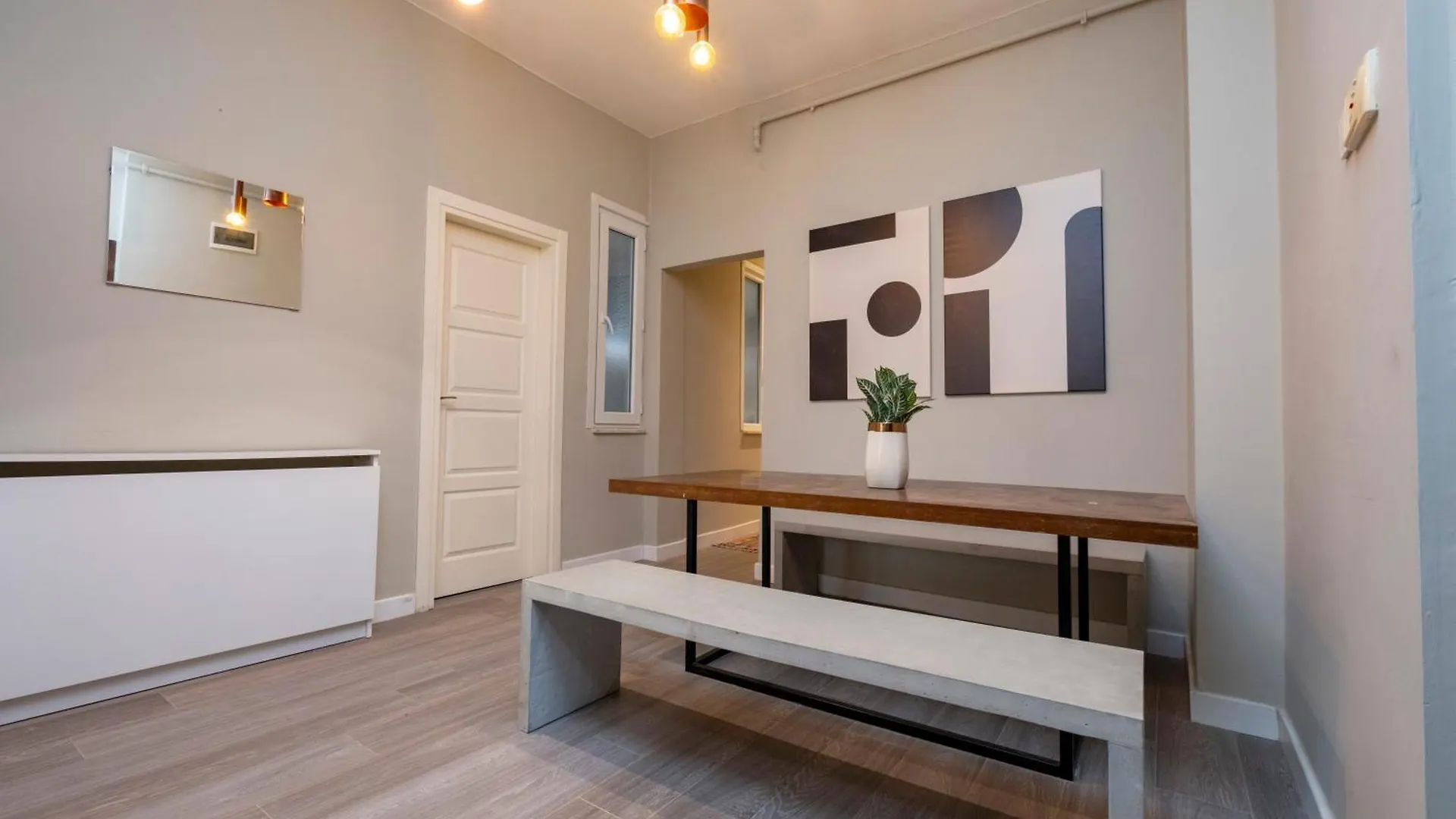 3 Bedrooms - Central Location- 1St Floor Apartment Istanboel 0*,