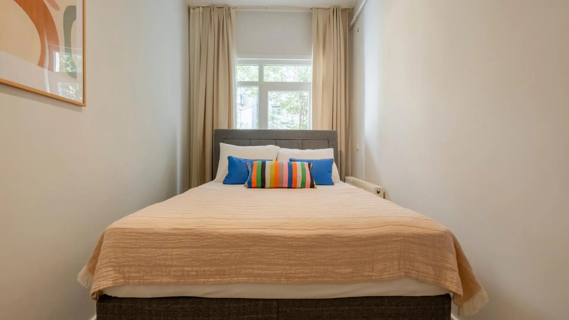 3 Bedrooms - Central Location- 1St Floor Apartment Istanboel Turkije